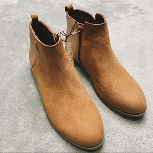 NWT Wonder Nation Girl’s S 5 Tan Gold Boots